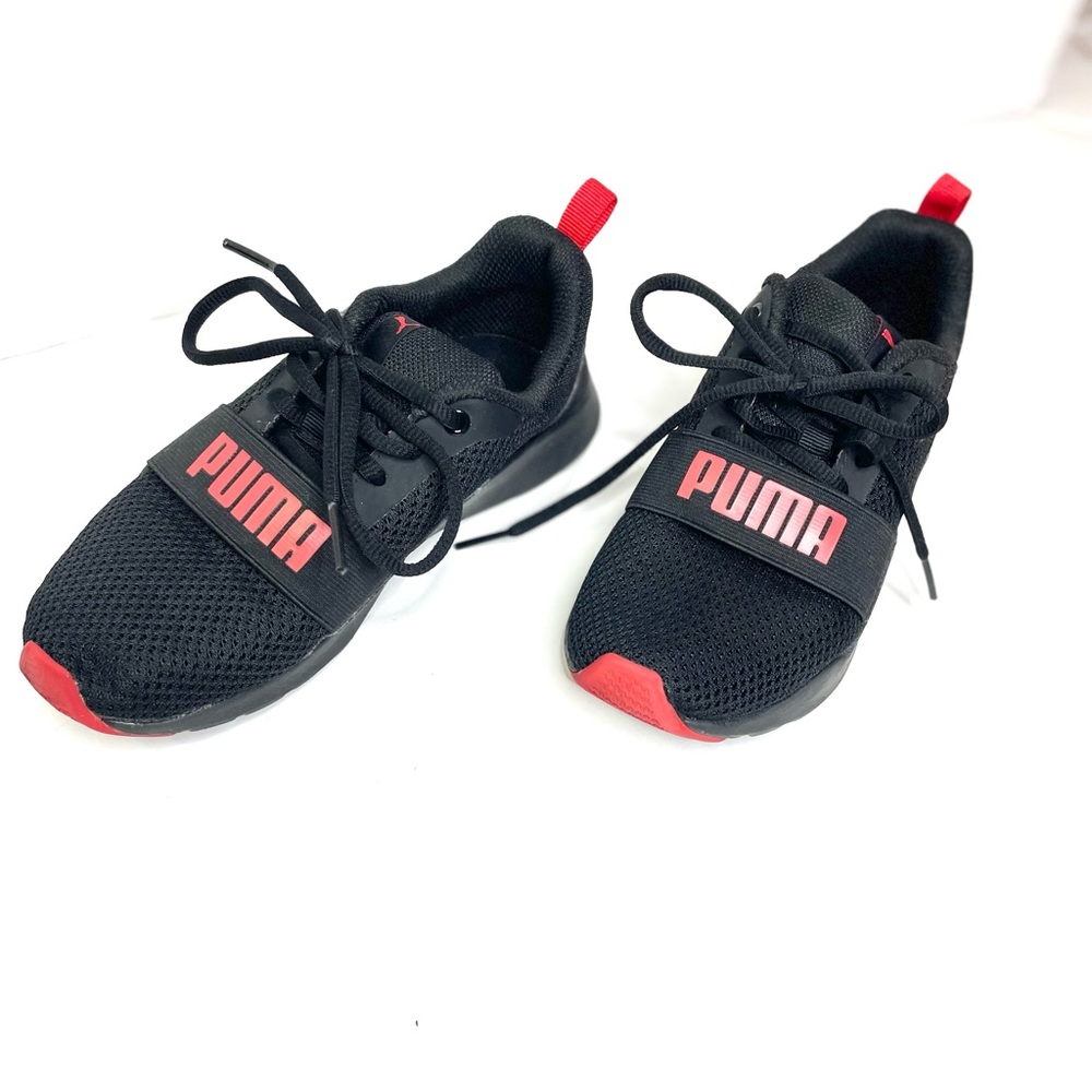 Puma Sneakers! - Picture 1 of 7